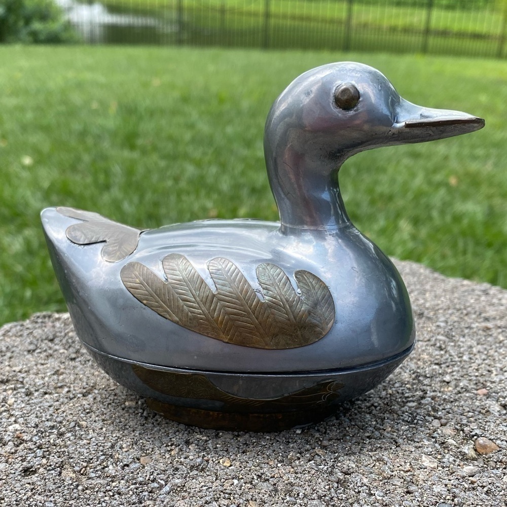PEWTER W/BRASS INLAY DUCK~ MID CENTURY~HANDCRAFTED~TRINKET BOX~NICE~USED~BR